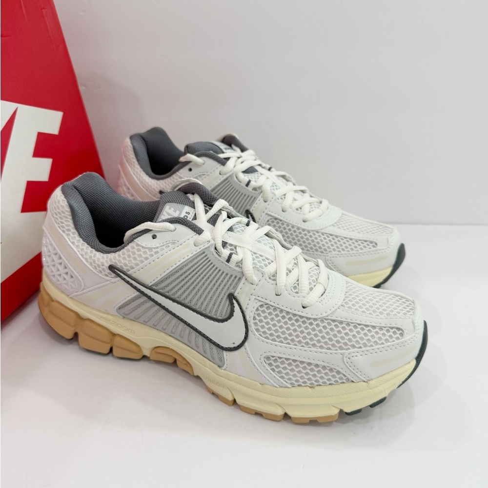 Nike Zoom Vomero 5 Women’s Shoes